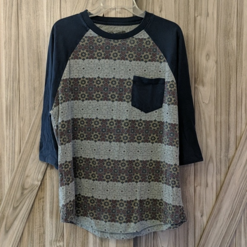 Retrofit Women's Raglan Sleeve Tee w/Pocket Size Large Striped